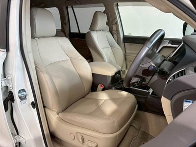 TOYOTA LAND CRUISER PRADO - 10