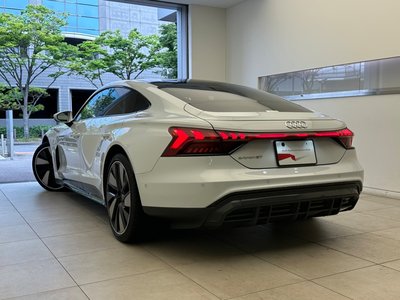 صورة 9 لـ 2023 AUDI E-TRON GT QUATTRO