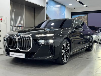 BMW I7