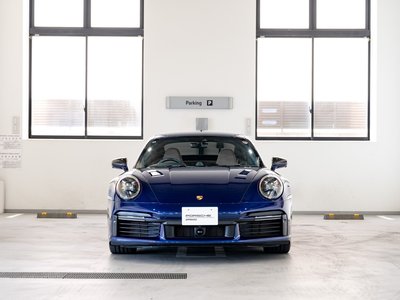 PORSCHE 911 - 8