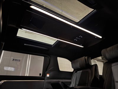 2024 Lexus LM photo 5