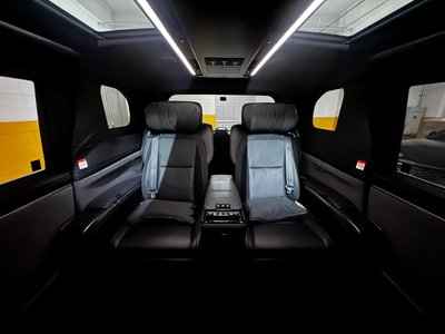 2024 Lexus LM photo 8