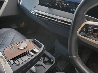 2022 BMW IX thumbnail 23