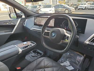 2022 BMW IX thumbnail 26
