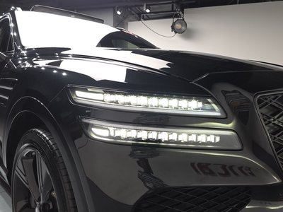 2025 Genesis GV80 photo 9