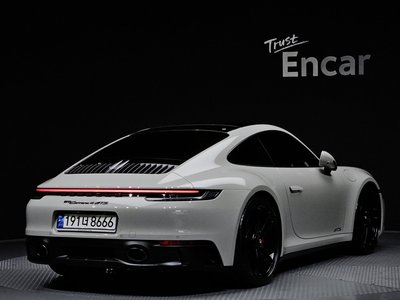 PORSCHE 911 - 4