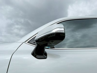 LEXUS LX - 10