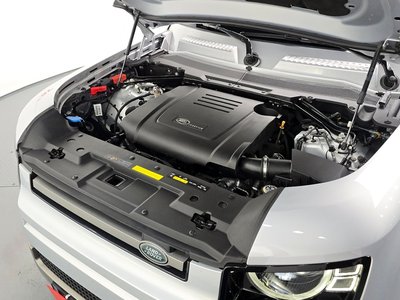 LAND ROVER DEFENDER - 7