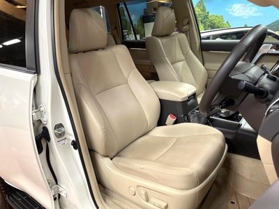 TOYOTA LAND CRUISER PRADO - 9