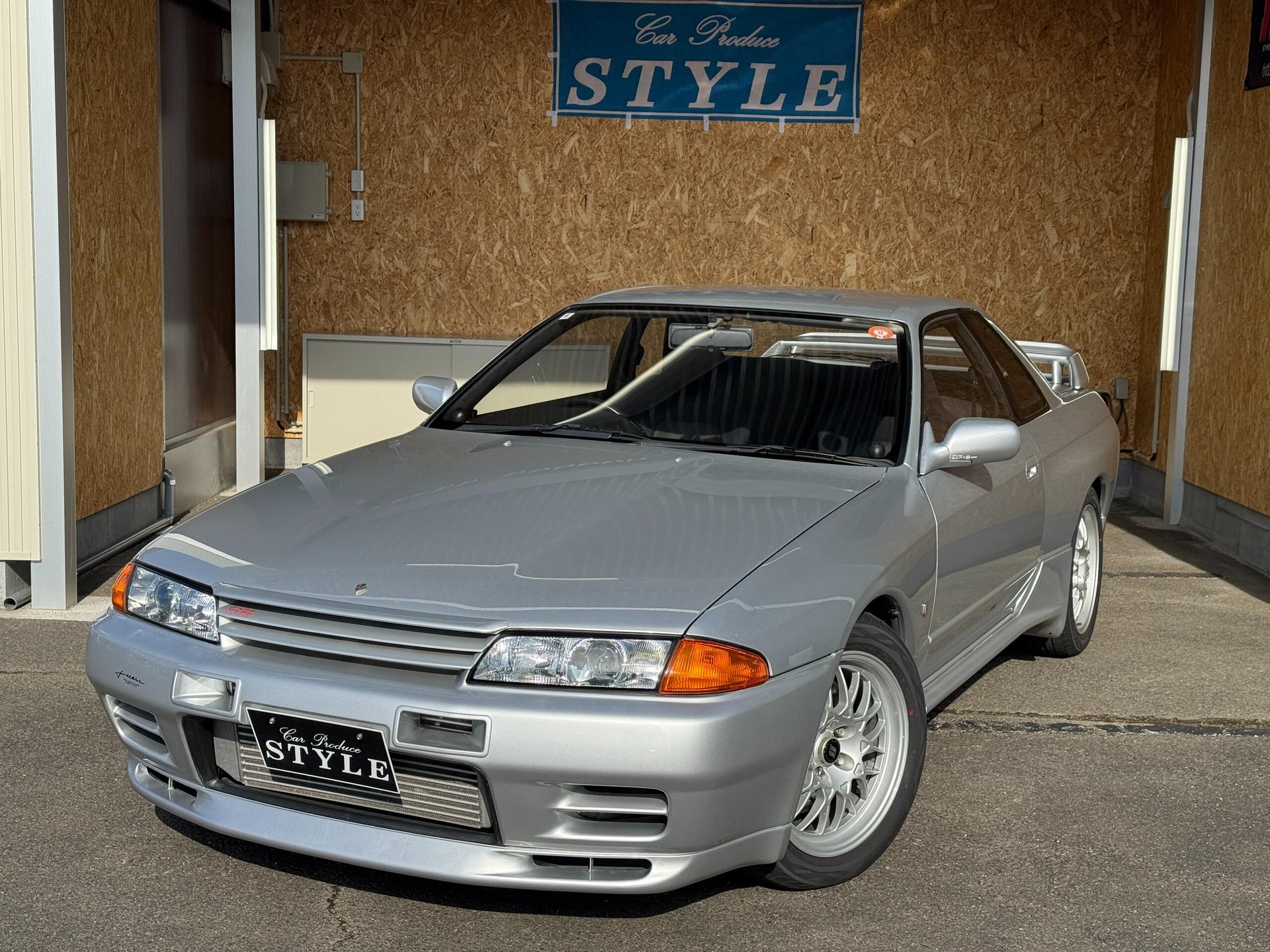 NISSAN SKYLINE GT-R - View 1