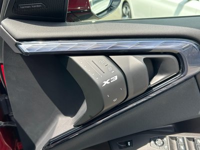2025 BMW X3 thumbnail 60