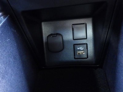 TOYOTA CROWN CROSSOVER - 10