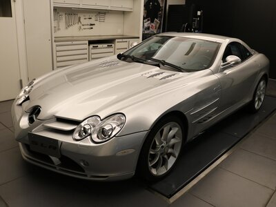 MERCEDES-BENZ SLR MCLAREN