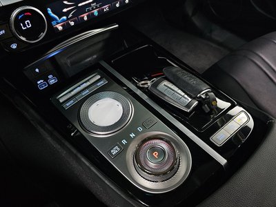 GENESIS G80 (RG3) - 9