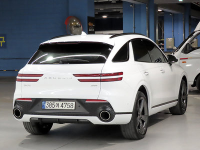 صورة 3 لـ 2024 Genesis GV70