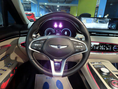 2024 Genesis GV70 thumbnail 11