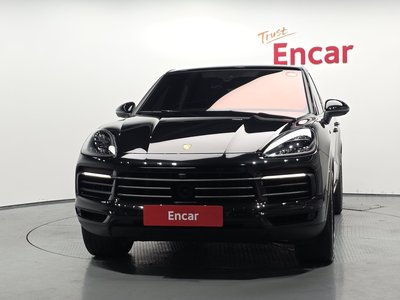 2023 Porsche CAYENNE photo 2