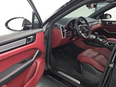 2023 Porsche CAYENNE photo 10