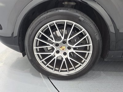 2023 Porsche CAYENNE photo 6