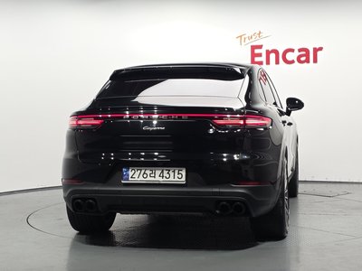 2023 Porsche CAYENNE photo 4