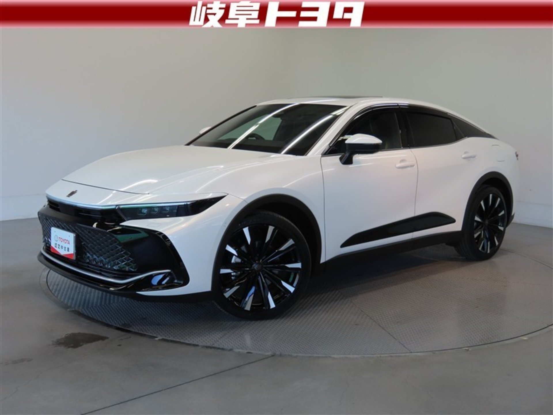 TOYOTA CROWN CROSSOVER - View 1