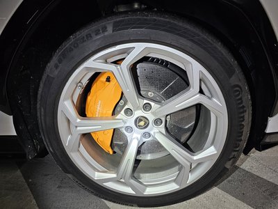 LAMBORGHINI URUS - 6