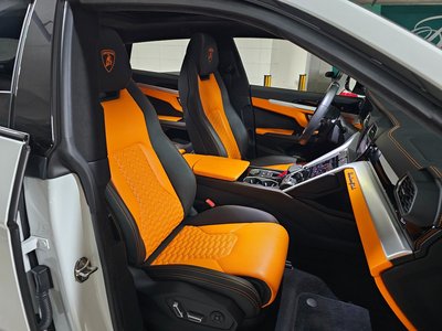 LAMBORGHINI URUS - 10
