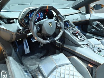 LAMBORGHINI AVENTADOR ROADSTER - 3