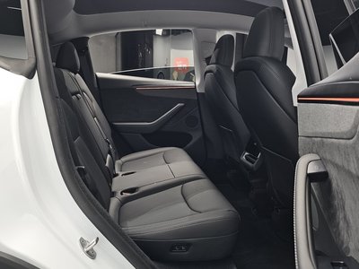 2025 Tesla MODEL Y — миниатюра 17