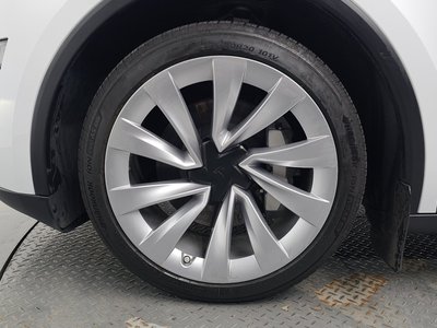 2025 Tesla MODEL Y 照片 6