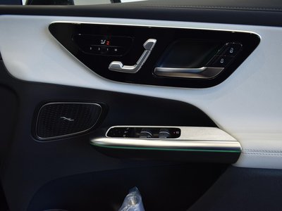 MERCEDES-BENZ GLC - 7