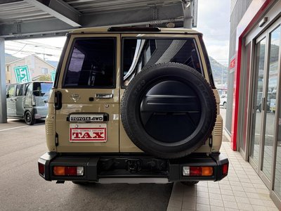 TOYOTA LAND CRUISER 70 - 8