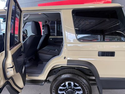 TOYOTA LAND CRUISER 70 - 6