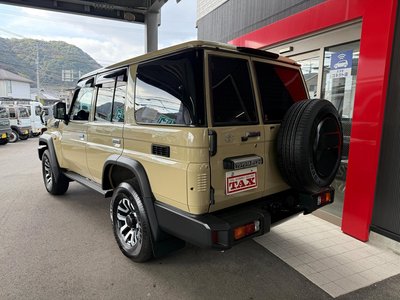 TOYOTA LAND CRUISER 70 - 4