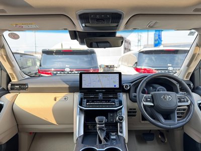 صورة 10 لـ 2025 Toyota LAND CRUISER 300