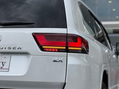 صورة مصغرة 46 لـ 2025 Toyota LAND CRUISER 300