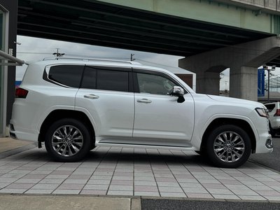 صورة 8 لـ 2025 Toyota LAND CRUISER 300