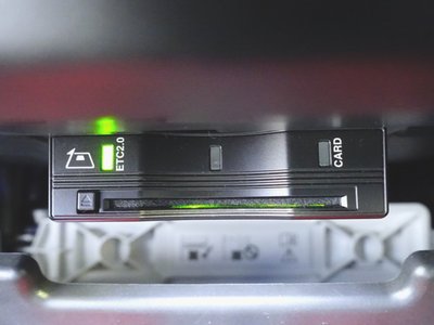 LAND ROVER DEFENDER - 10