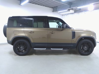 LAND ROVER DEFENDER - 8