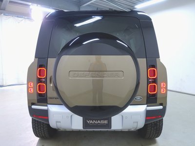 LAND ROVER DEFENDER - 7
