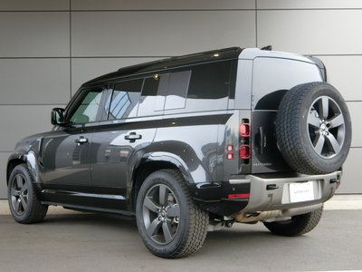 LAND ROVER DEFENDER - 4