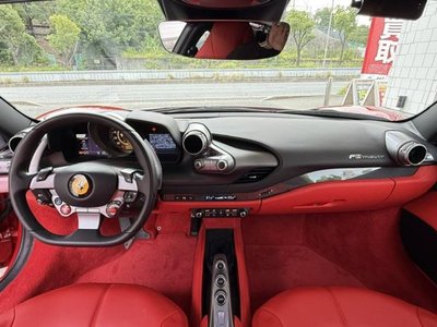 صورة 4 لـ 2022 Ferrari F8 TRIBUTO