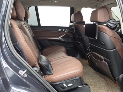 2022 BMW X7 — миниатюра 12