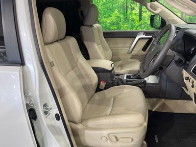 2023 Toyota LAND CRUISER PRADO photo 7