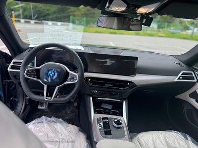 BMW I4 - 10