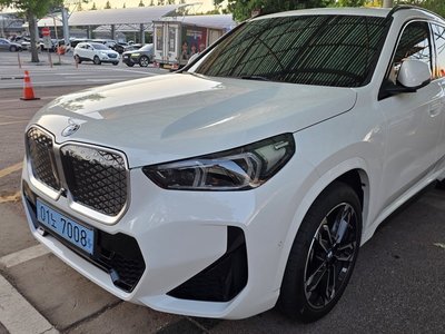 BMW IX1 - 2