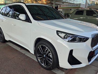 BMW IX1 - 4