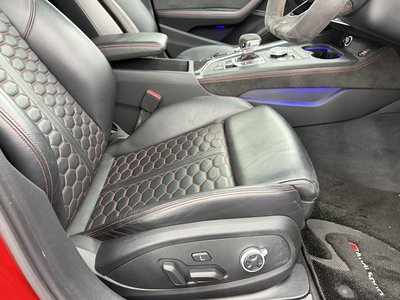 2019 AUDI RS4 AVANT — миниатюра 17