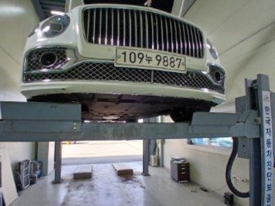 BENTLEY FLYING SPUR - 1