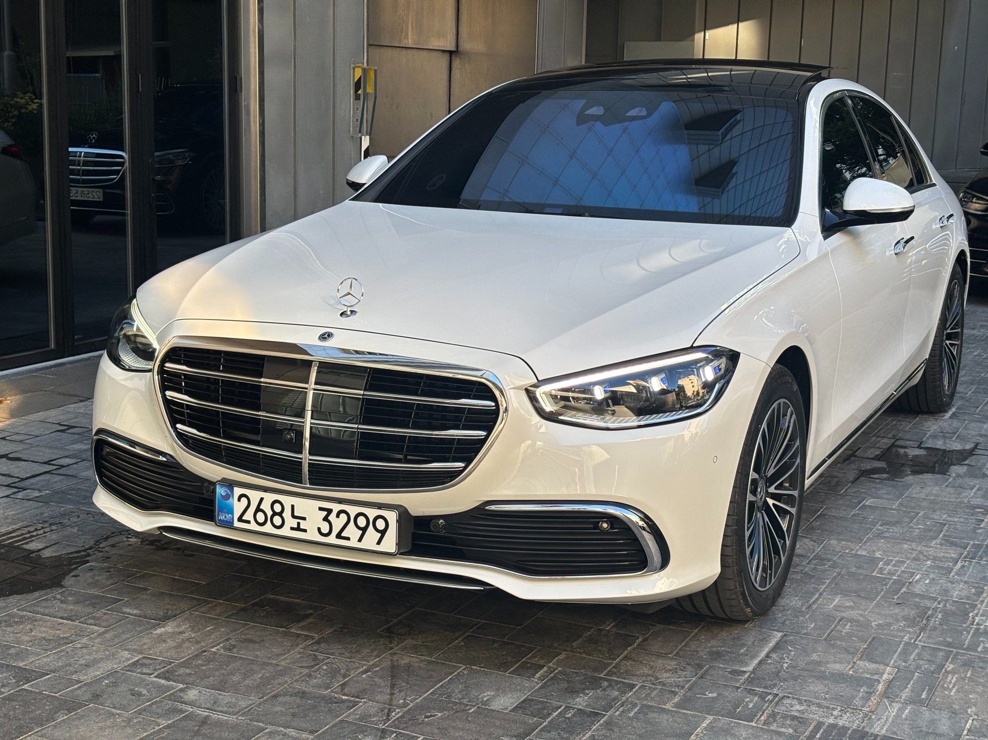 MERCEDES-BENZ S-CLASS - View 1